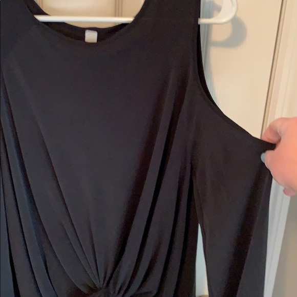 Black Cold Shoulder Top - Picture 6 of 8